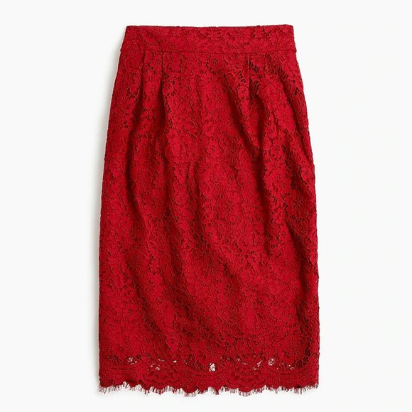 Pintucked pencil skirt in lace - Picture 2 of 7